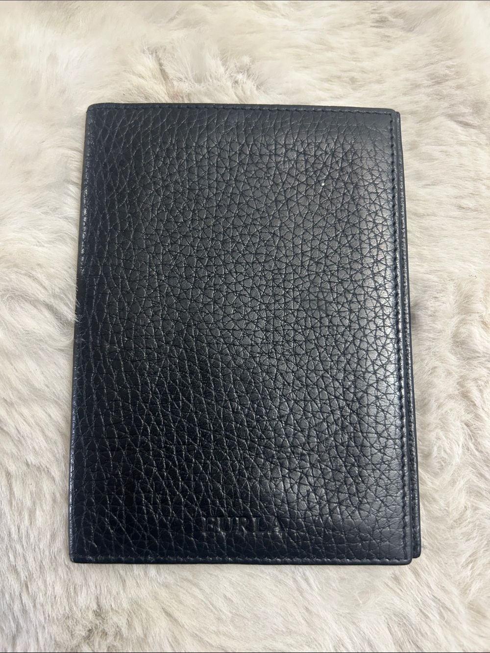 Furla black pebbled leather passport holder GUC Unisex - Picture 1 of 11